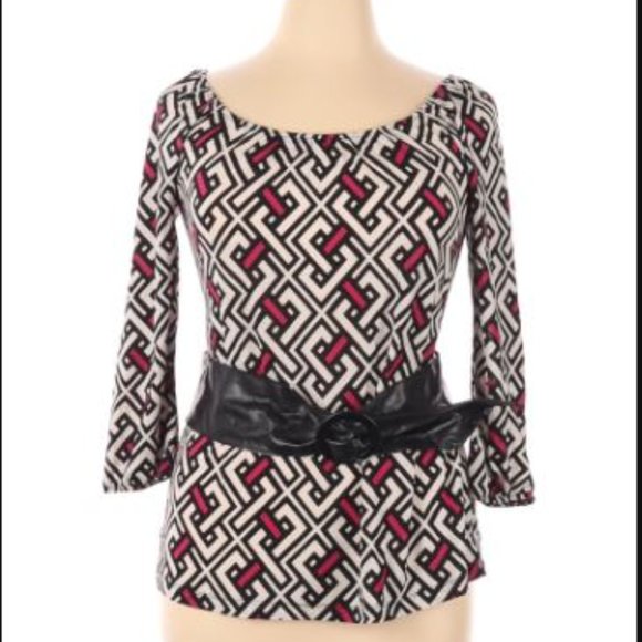 No Boundaries Tops - Geometric Long Sleeve Top w/ belt